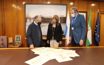 José Bacedoni dona algunos de sus diseños al Puerto de Huelva
