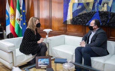 La presidenta de la APH y el alcalde de Aljaraque abordan proyectos de interés común