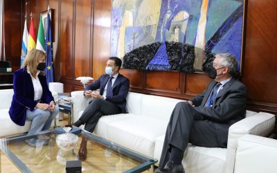 La presidenta de la Autoridad Portuaria de Huelva mantiene un encuentro institucional con el director general de Movilidad de la Junta de Andalucía