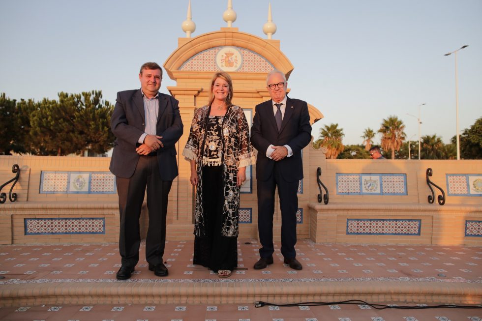 El Puerto de Huelva recupera la Fuente de las Naciones para los El Puerto de Huelva recupera la Fuente de las Naciones para los