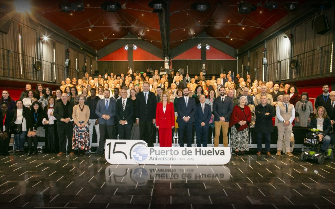 El Puerto de Huelva rinde un homenaje a asociaciones y distintos colectivos con motivo de la celebración de su 150 aniversario