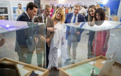 Los presidentes de las autoridades portuarias de Andalucía visitan junto a la alcaldesa de la ciudad la muestra dedicada a los puertos y al 150 Aniversario del Puerto de Huelva