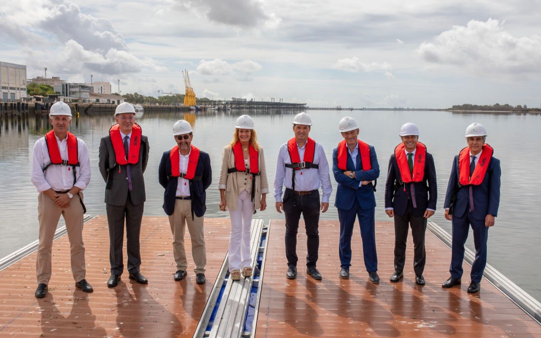 El presidente del Puerto de Huelva y la alcaldesa realizan una visita a las obras de la Marina Deportiva