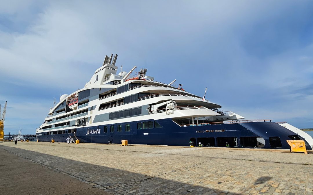 El Puerto de Huelva recibe por primera vez la escala del buque de crucero de lujo francés Le Lapérouse